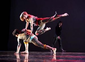 Tanzszene "Imbalanced"