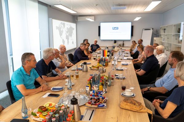 Groß;es Interesse zeigten die Politik und Verwaltung beim Besuch der Hauptverwaltung in Marl-Frentrop.