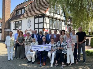 Bürgermeister Werner Arndt und seine Amtskollegen aus Marls Partnerstädten tauschten sich jetzt intensiv zur Zukunft des Internationalen Jugendtreffens im Hotel Loemühle aus. Foto: Stadt Marl / Pressestelle