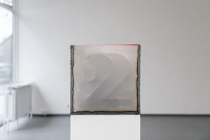 Installationsansicht: Thilo Brämer, "5435874608", 2023. Foto: Max Mauro Schmid.