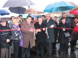 Die "Zalaegerszeg-Brücke" steht symbolisch für die Absicht der beiden Städte, möglichst viele Brücken zu bauen, um nationale Grenzen zu überbrücken und die Menschen aus beiden Städten einander näher zu bringen