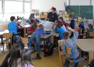 Wichtiger Baustein des Projektes „Soziale Stadt Hüls-Süd": Die Klassen 3 a und 3 c der Canisiusschule erarbeiten Kinderstadtplan Hüls-Süd