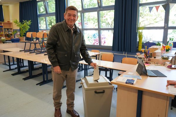Bürgermeister Werner Arndt gab seine Stimme in der Harkortschule an. Foto: Stadt Marl / Pressestelle