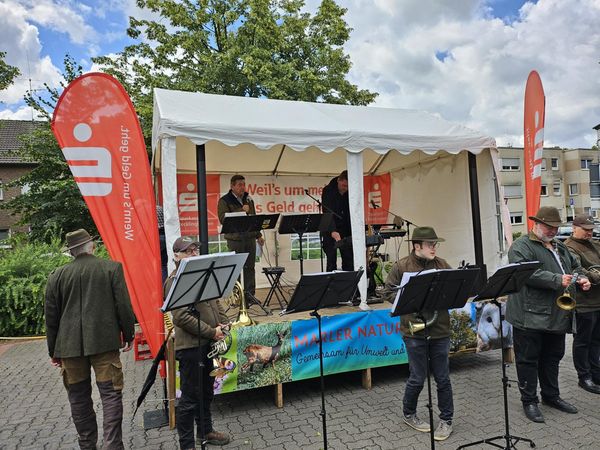 Bürgermeister Werner Arndt (auf der Bühne) hatte die Patenschaft für das Naturfest 2024 übernommen.